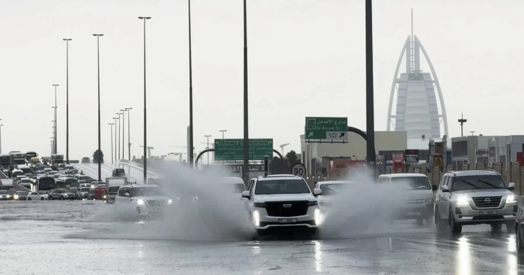 Dubai Municipality’s Response to Heavy Rainfall and Street Flooding