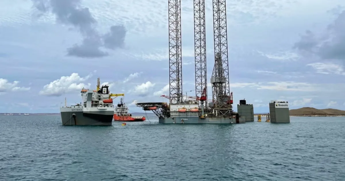 Saudi Driller Suspends 10 Gulf Rigs Amid Escalating Middle East Conflict