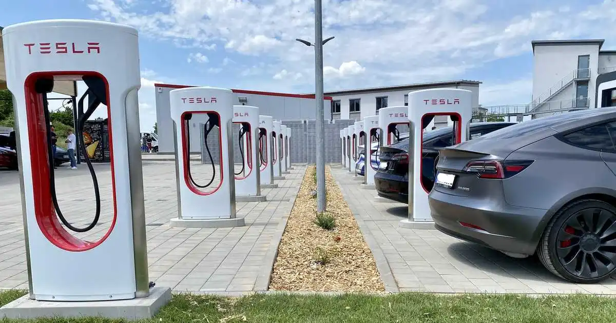 Tesla Temporarily Offers Free Supercharging in UAE, Saudi Arabia, and Qatar