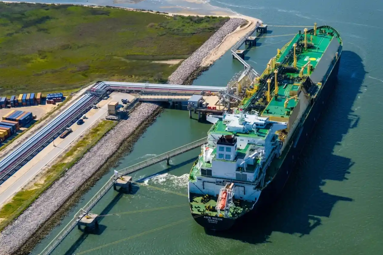 LNG Buyers Hunt for Deals in US After Qatar is Shut From Market