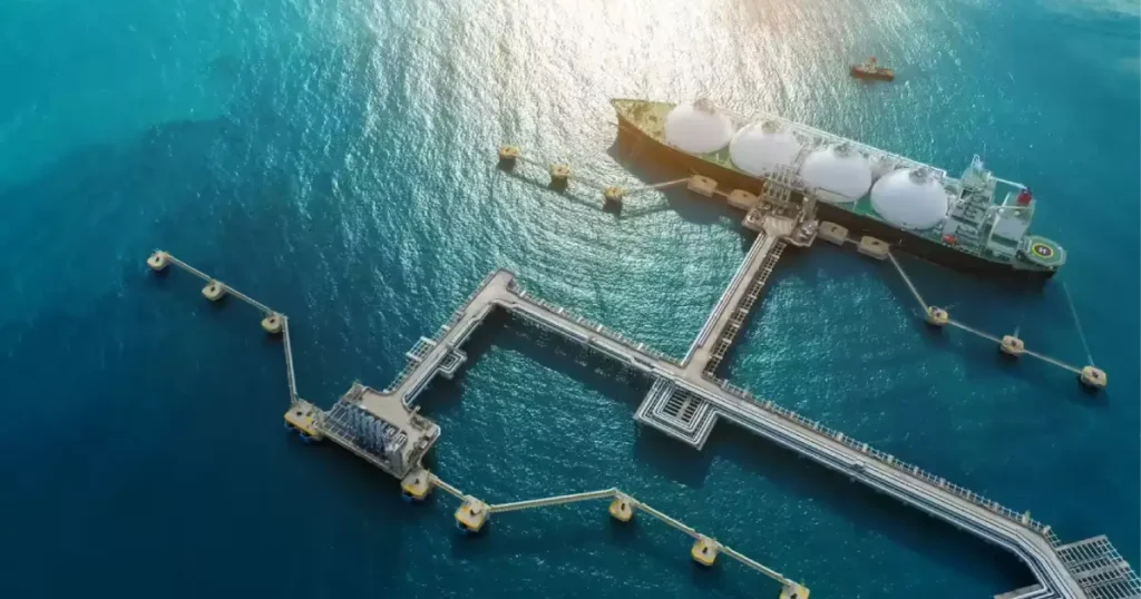 Qatar Halts LNG Production After Attacks on Key Energy Infrastructure